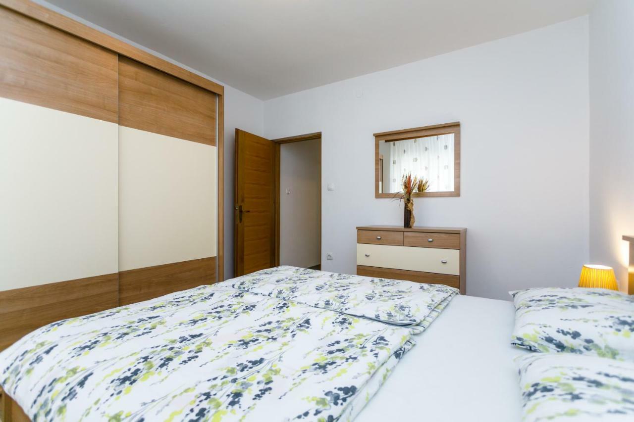 Holiday House Snjezana クルク エクステリア 写真