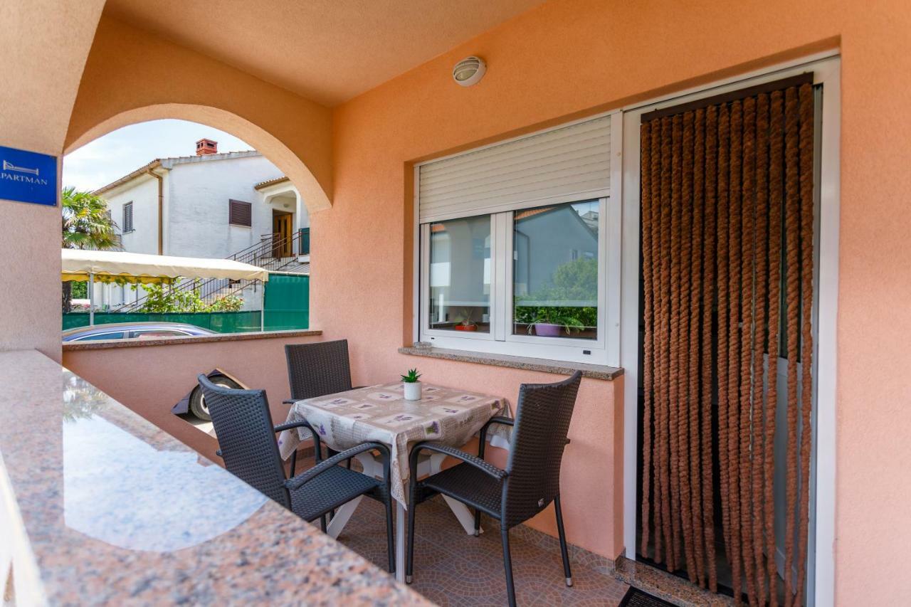 Holiday House Snjezana クルク エクステリア 写真