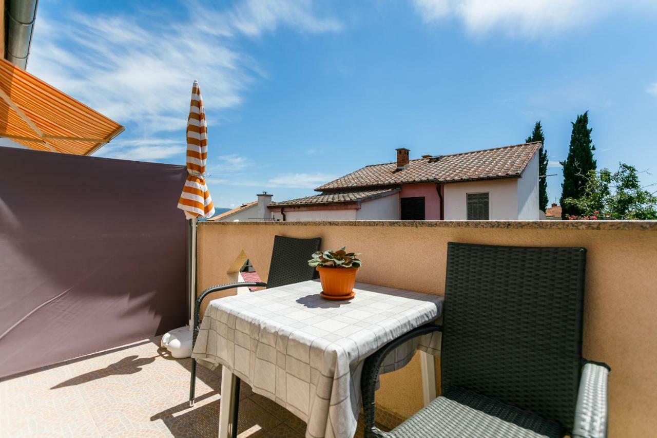 Holiday House Snjezana クルク エクステリア 写真