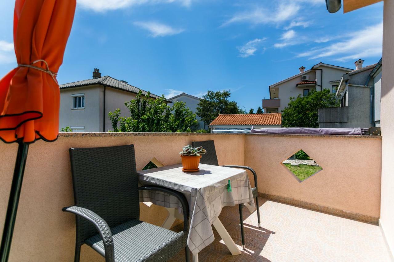 Holiday House Snjezana クルク エクステリア 写真